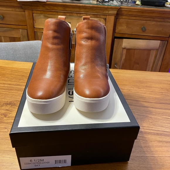 j/slides shoes - Picture 2 of 11